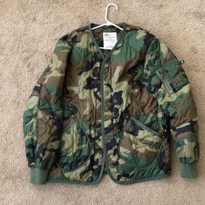 Alpha Industries bomber super lightweight and warm